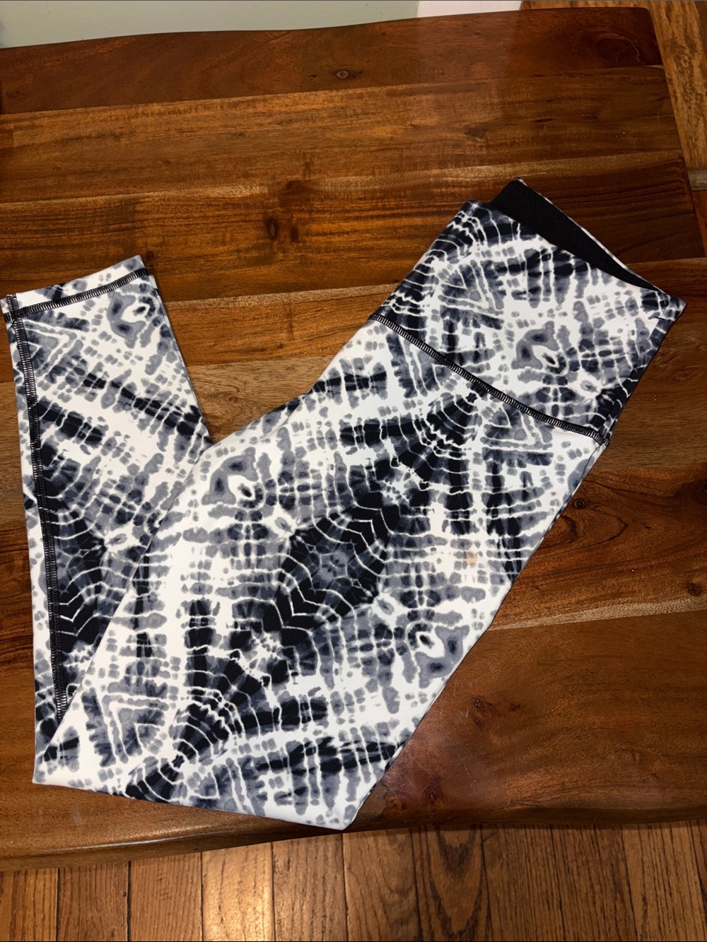 Victoria's Secret Black and White Legging